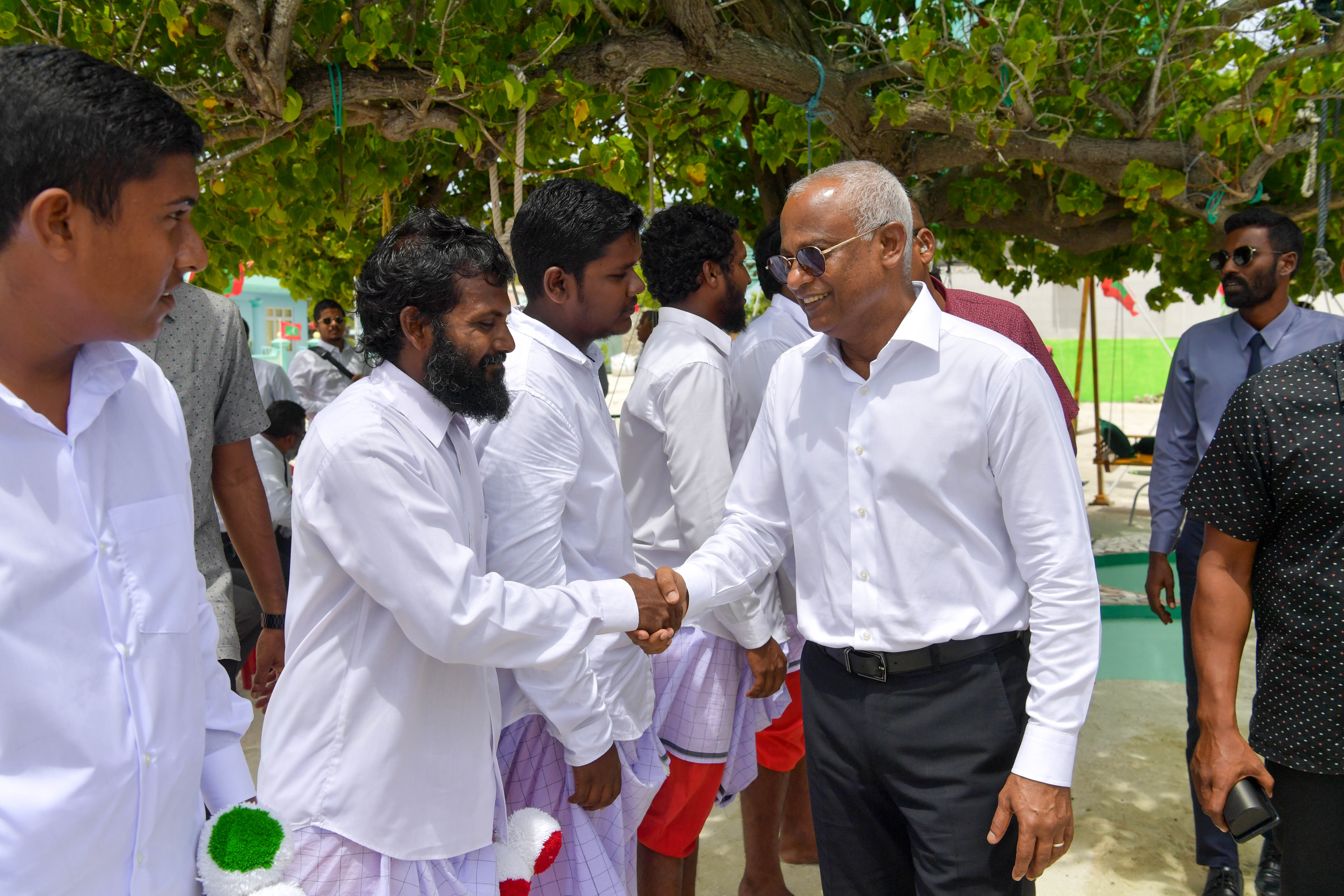 ރައީސުލްޖުމްހޫރިއްޔާ އިބްރާހީމް މުޙައްމަދު ޞާލިޙް ރަސްމީ ދަތުރުފުޅެއްގައި 27 އޯގަސްޓް 2022 ވަން ދުވަހު މ. މަޑުއްވަރިއަށް ޒިޔާރަތްކުރެއްވުން. 