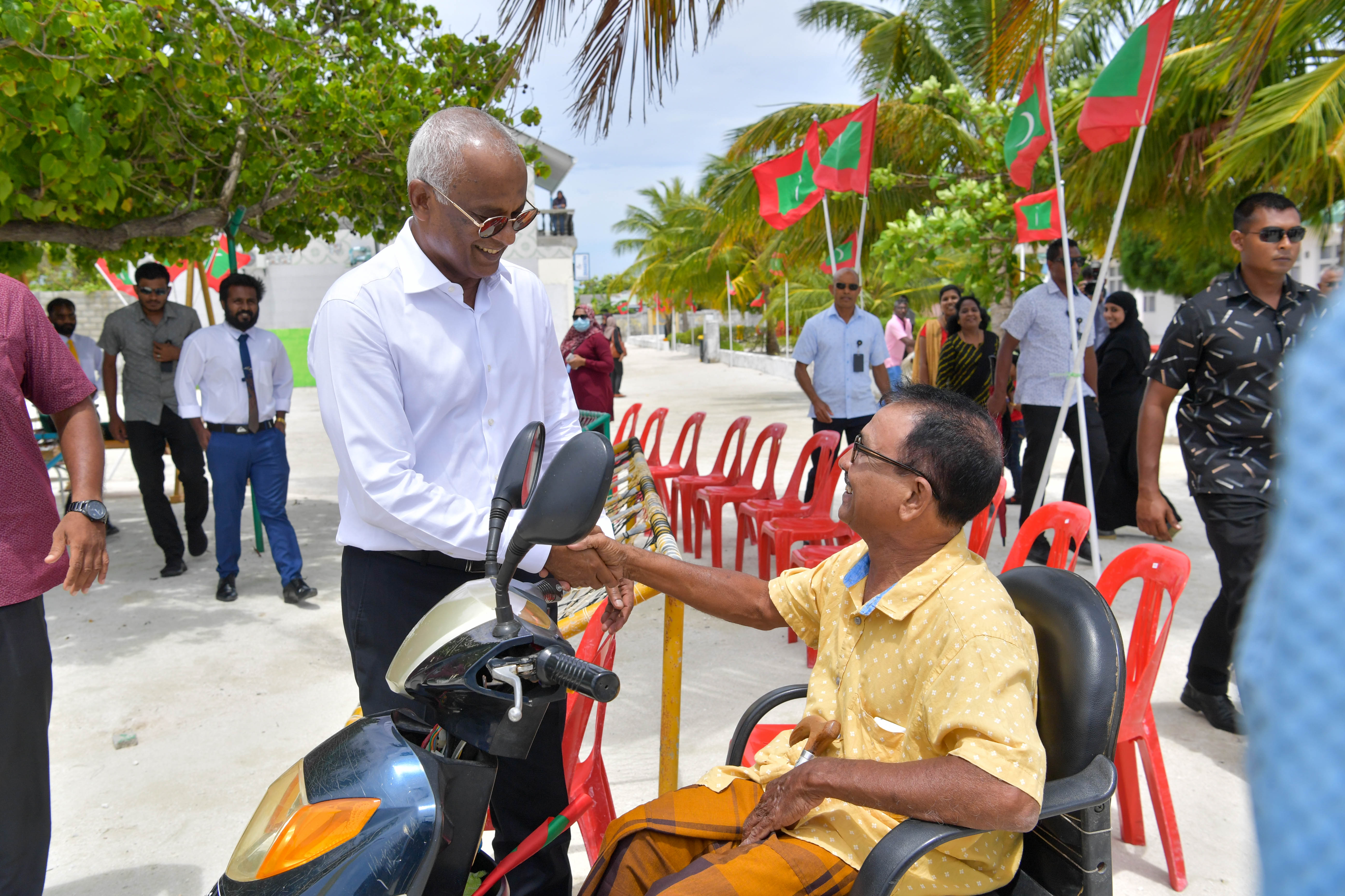 ރައީސުލްޖުމްހޫރިއްޔާ އިބްރާހީމް މުޙައްމަދު ޞާލިޙް ރަސްމީ ދަތުރުފުޅެއްގައި 27 އޯގަސްޓް 2022 ވަން ދުވަހު މ. މަޑުއްވަރިއަށް ޒިޔާރަތްކުރެއްވުން. 