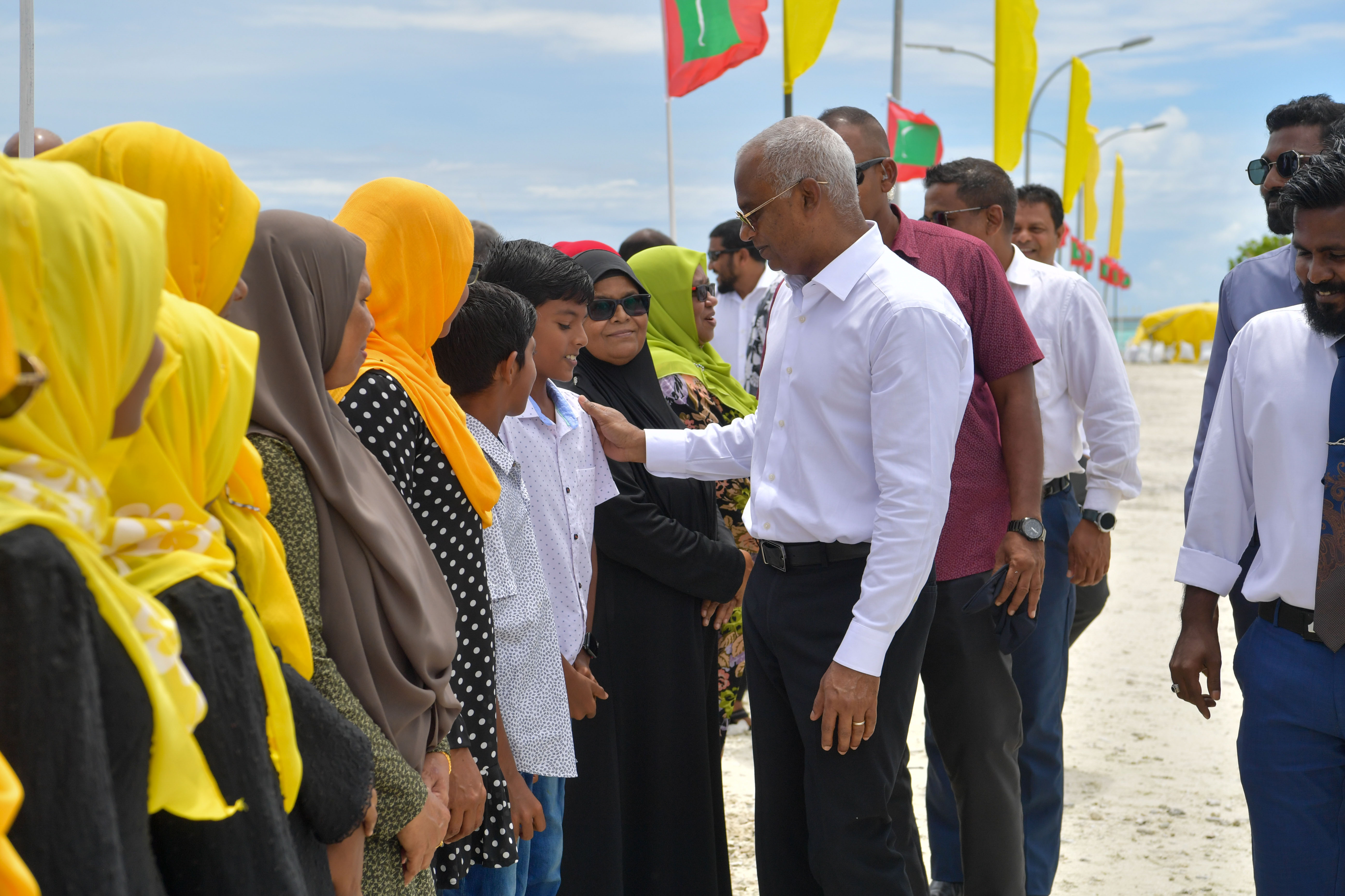 ރައީސުލްޖުމްހޫރިއްޔާ އިބްރާހީމް މުޙައްމަދު ޞާލިޙް ރަސްމީ ދަތުރުފުޅެއްގައި 27 އޯގަސްޓް 2022 ވަން ދުވަހު މ. މަޑުއްވަރިއަށް ޒިޔާރަތްކުރެއްވުން. 