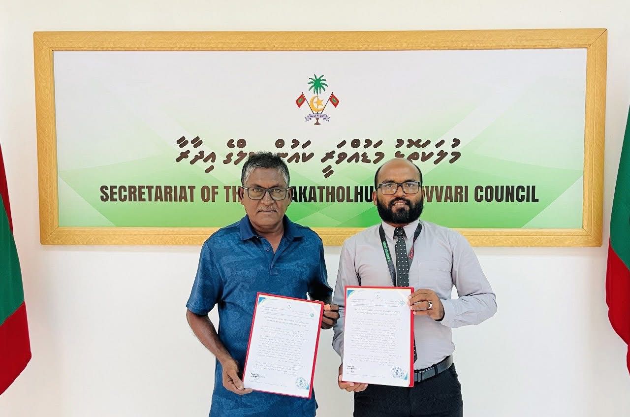 ޖެޓީ ސައިންގ ބޯޑުތައް ހަރުކުރުމުގެ މަސައްކަތް