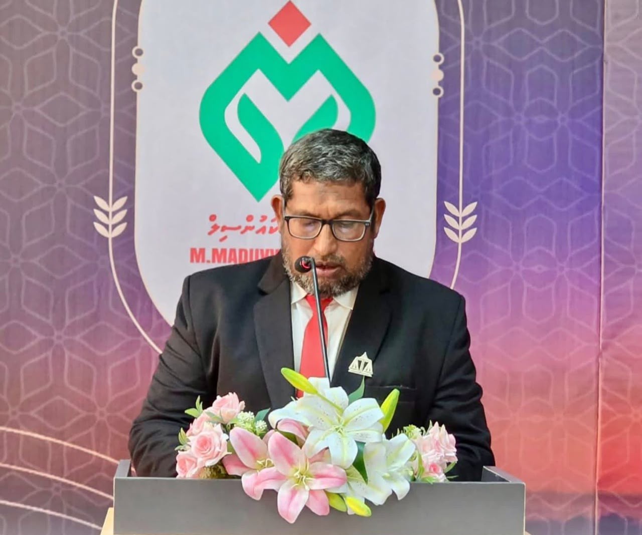 މުލަކަތޮޅު މަޑުއްވަރި ކައުންސިލްގެ 05 ވަނަ ދަޢުރުގެ ކައުންސިލް މެމްބަރުން ހުވާކުރުމާއި، ކައުންސިލްގެ އ.ތ.މ ކޮމިޓީގެ މެމްބަރުން އިޤުރާރުގައި ސޮއިކުރުމުގެ ދަރުބާރު